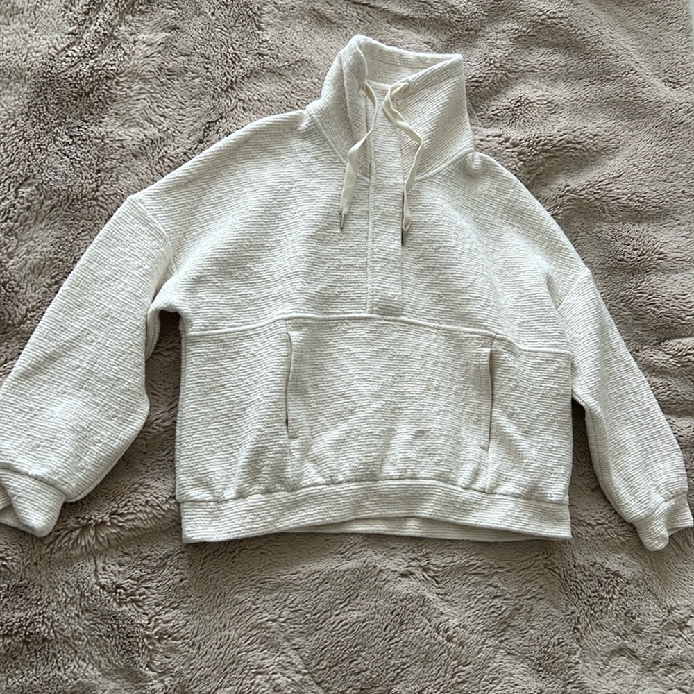 Cream Pullover